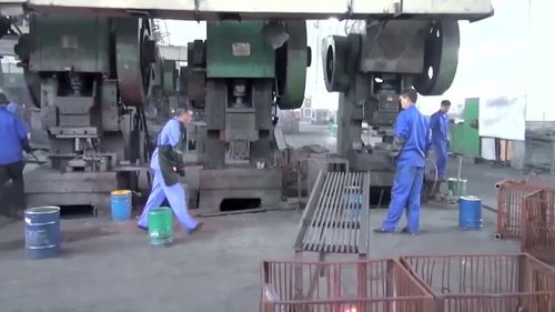 工廠實拍小型零件鍛造 礦山與建筑設(shè)備零部件的高效制造